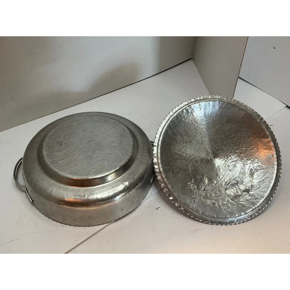 Vintage Hammered Aluminum Casserole Dish Tulip Lid 10in Mid Century